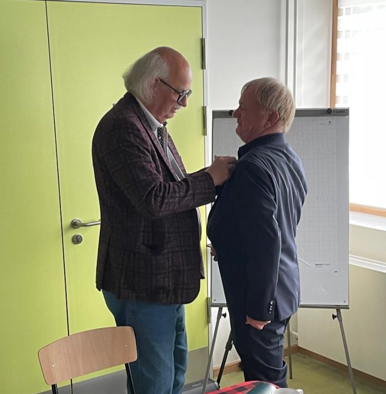 60 Jahre – und kein bisschen müde: Diamantene Ehrennadel für Roland Kessler
